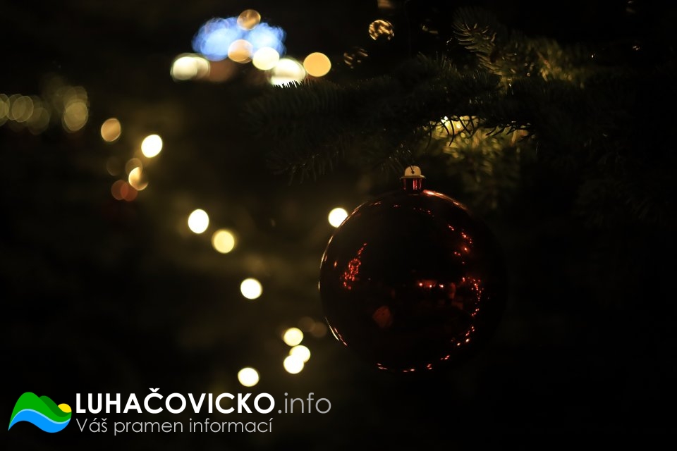 Rozsvícení vánočního stromu v Pozlovicích 2022 (15)