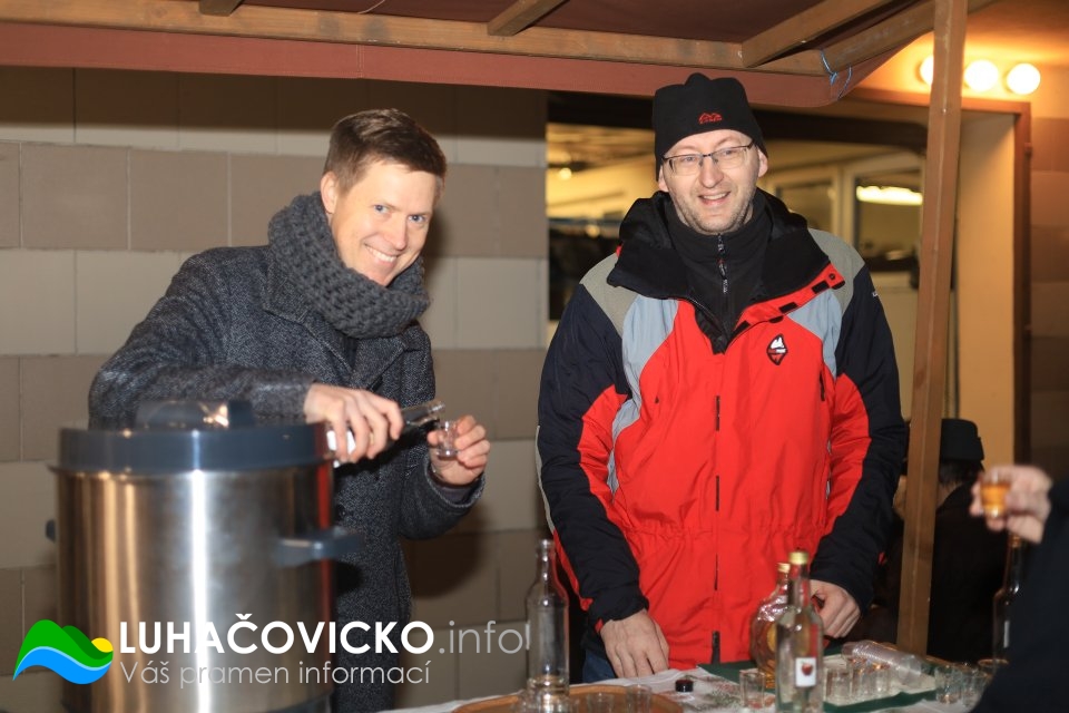 Rozsvícení vánočního stromu v Pozlovicích 2022 (17)