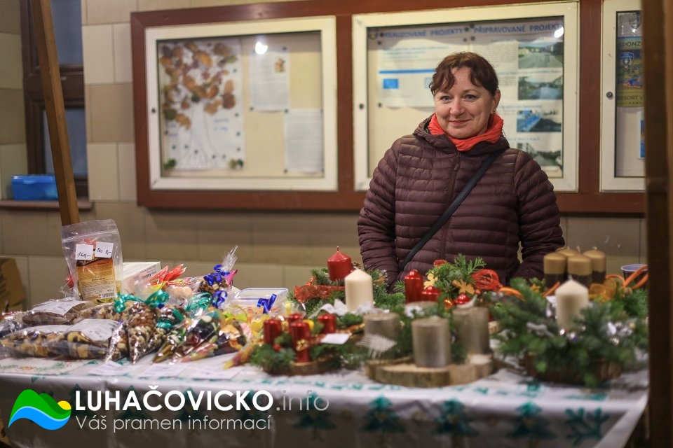 Rozsvícení vánočního stromu v Pozlovicích 2022 (2)
