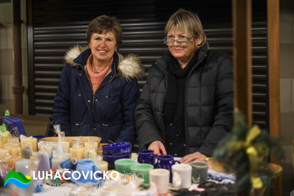 Rozsvícení vánočního stromu v Pozlovicích 2022 (5)