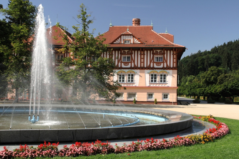 LL-Jurkovičov dom s fontánou